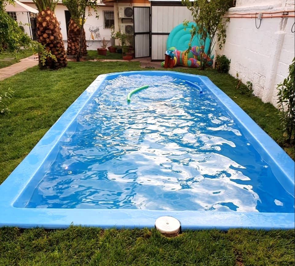 Piscina de fibra de vidrio instalada por Piscinas Andes - Proyecto 1